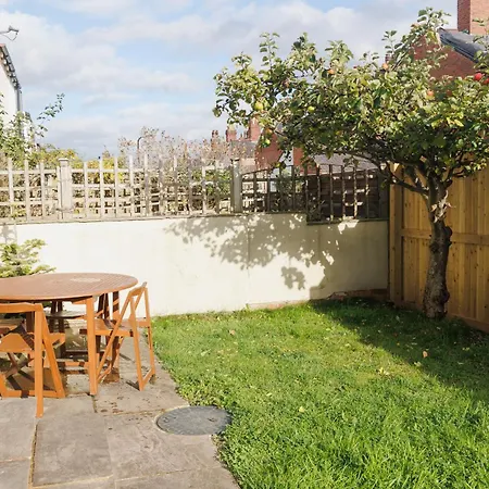 Rare 3-Bed, 3 Bath House, 2 En-Suites, Free Parking, Harrogate * Harrogate