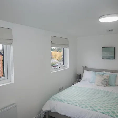 Rare 3-Bed, 3 Bath House, 2 En-Suites, Free Parking, Harrogate Harrogate
