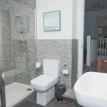 Hébergement de vacances Rare 3-Bed, 3 Bath House, 2 En-Suites, Free Parking, Harrogate Harrogate