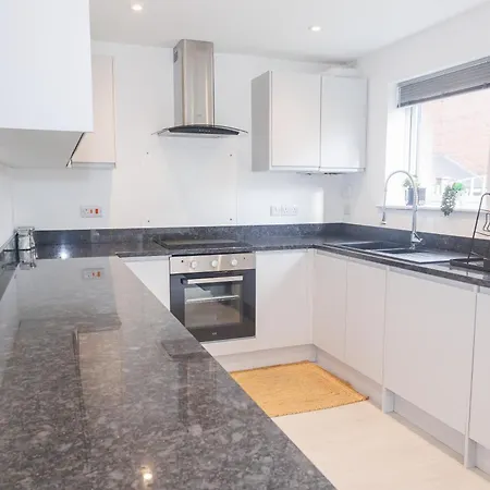 Rare 3-Bed, 3 Bath House, 2 En-Suites, Free Parking, Harrogate Hébergement de vacances Harrogate