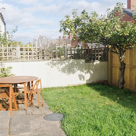 Rare 3-Bed, 3 Bath House, 2 En-Suites, Free Parking, Harrogate * Harrogate