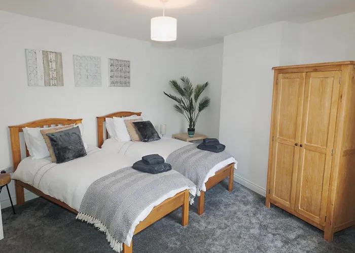 Apple Tree Corner - *